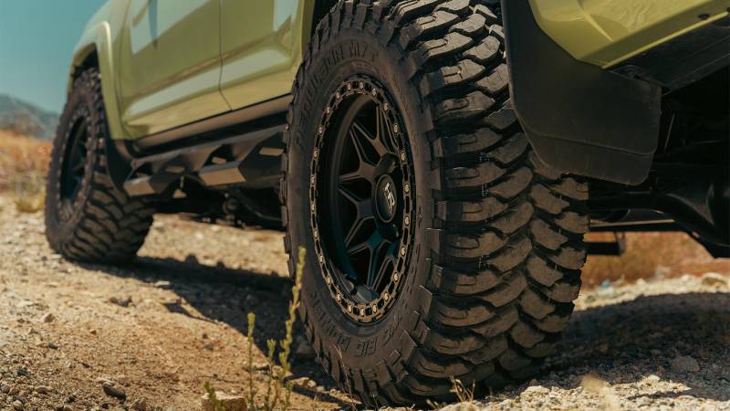 
همه‌چیز درباره لاستیک گل درشت (Mud-Terrain)، راهنمای کامل آفرود

